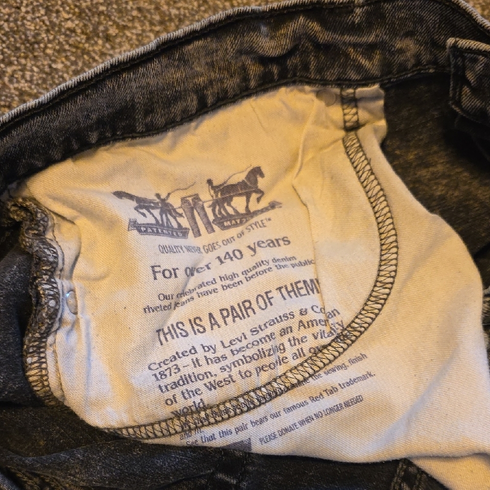 Levi's Men's Washed Gray Slim Jeans - Picture 5 of 5